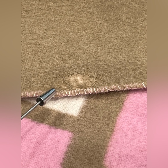 Coach Reversible Colorblock Varsity Print Oversized Muffler Scarf Pink Tan - Picture 2 of 7